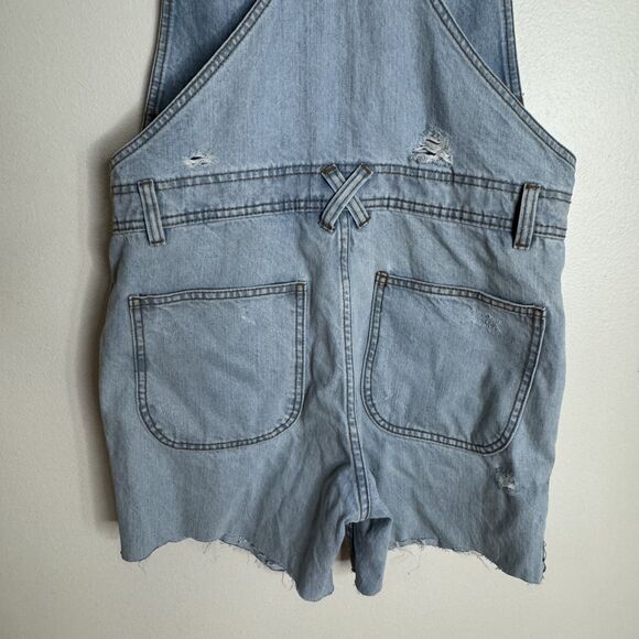 BDG Shortall Overalls Womens 30W Light Wash Denim Distressed Raw Hem Shorts - Picture 11 of 15